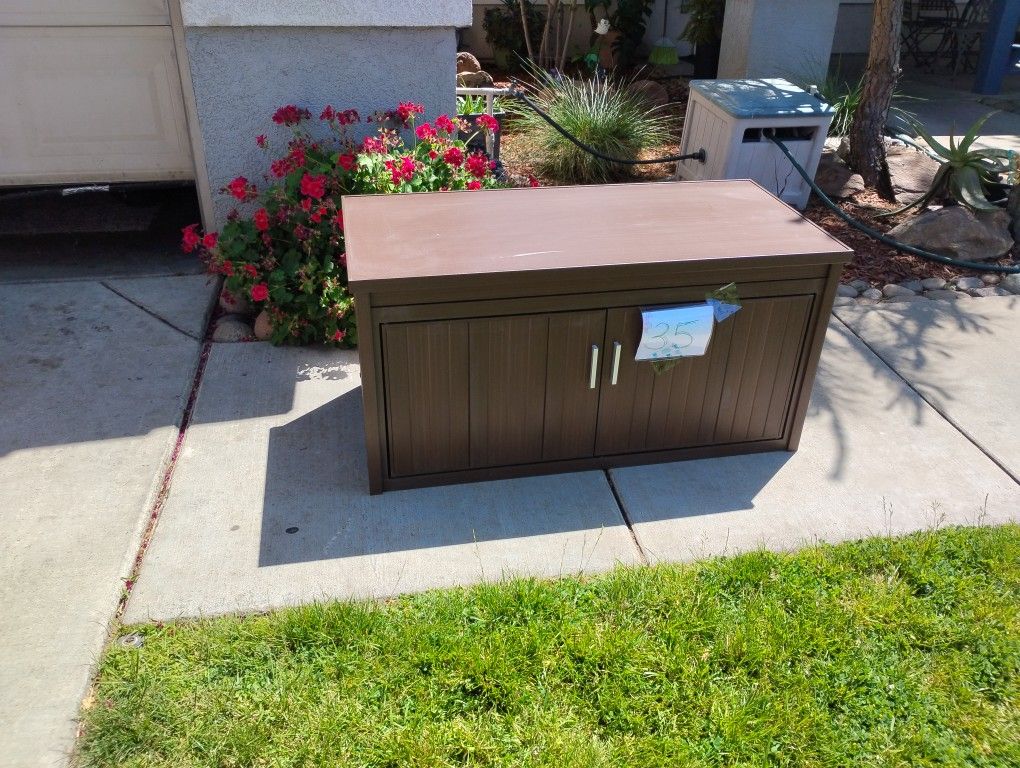 Large Litterloo Bench Storage $10