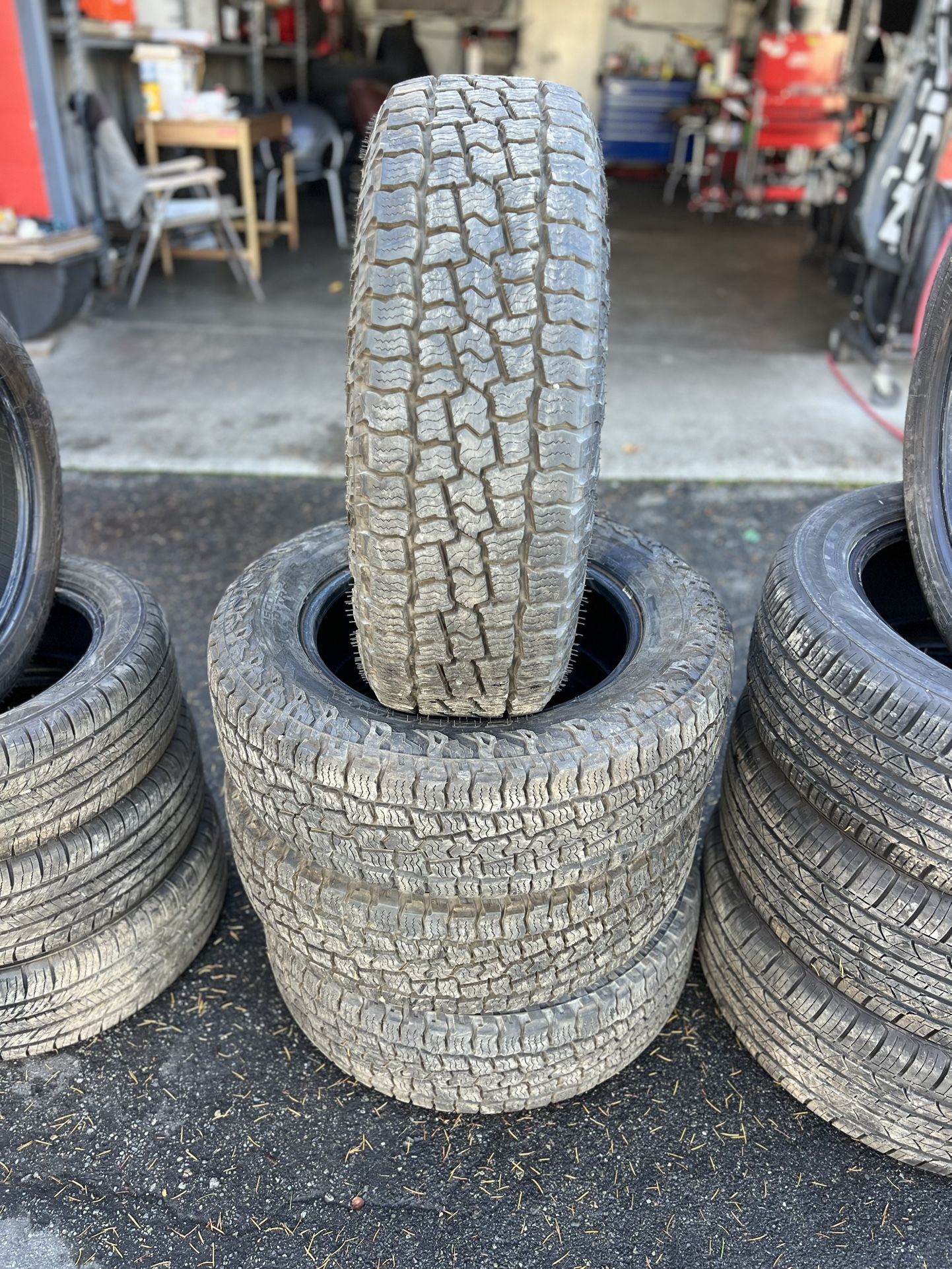 COOPER A/T 225/65/17 LIKE NEW!!!