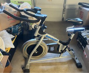Stationary cycling bike
