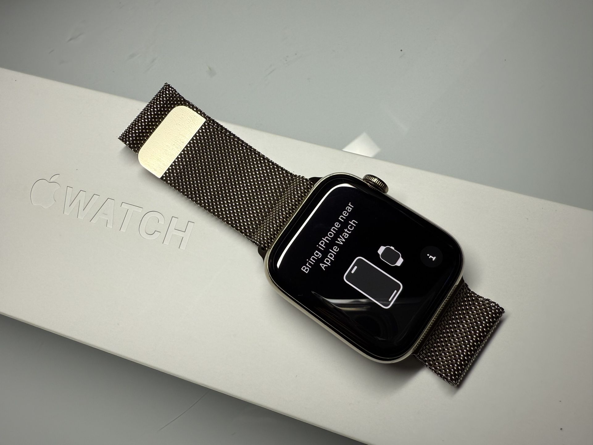 Apple Watch Series 6 GPS + Cellular Stainless Steel Gold - 44mm