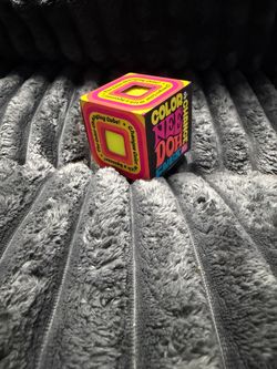 Needoh Color Change Cube