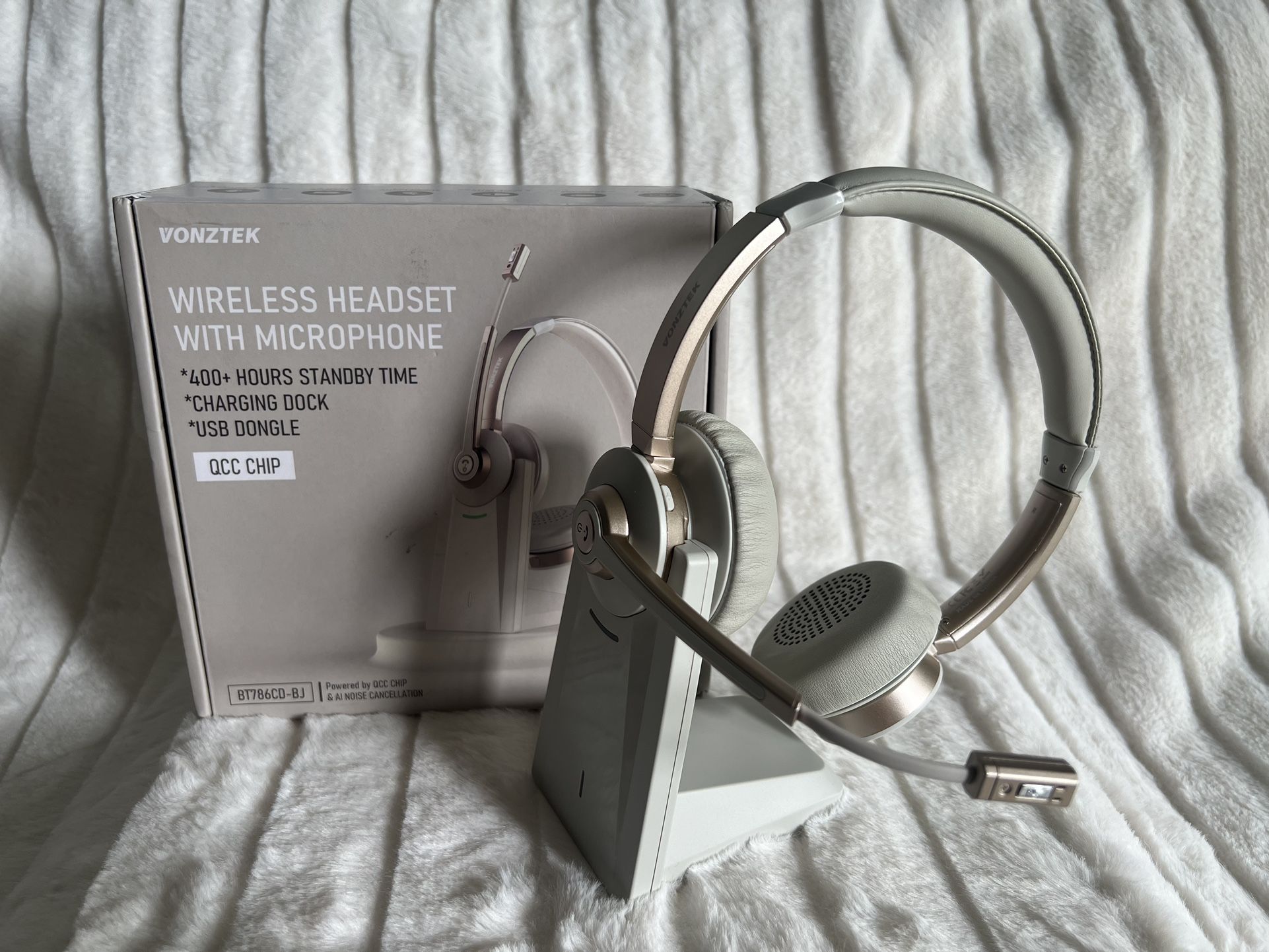 WIRELESS HEADSET WITH MICROPHONE