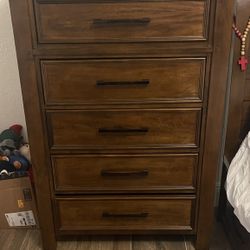 5 Drawer Chest/dresser