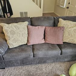 Couch Almost New 