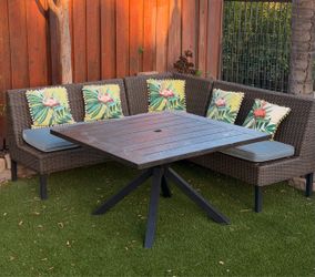 Wicker patio set🔺