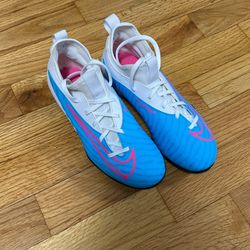 Nike Phantom  GX Academy  Size 1.5 Y