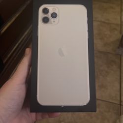 iPhone 11 box