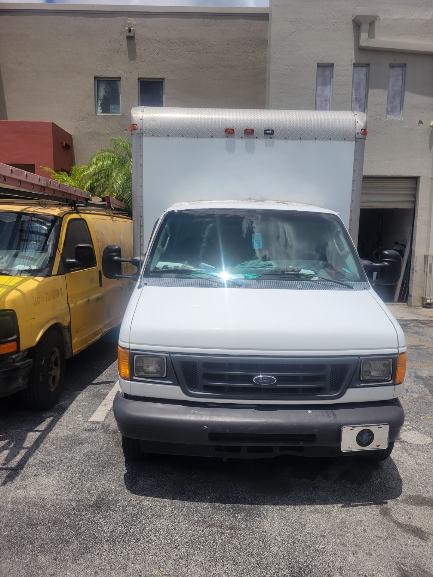 2004 Ford E-350