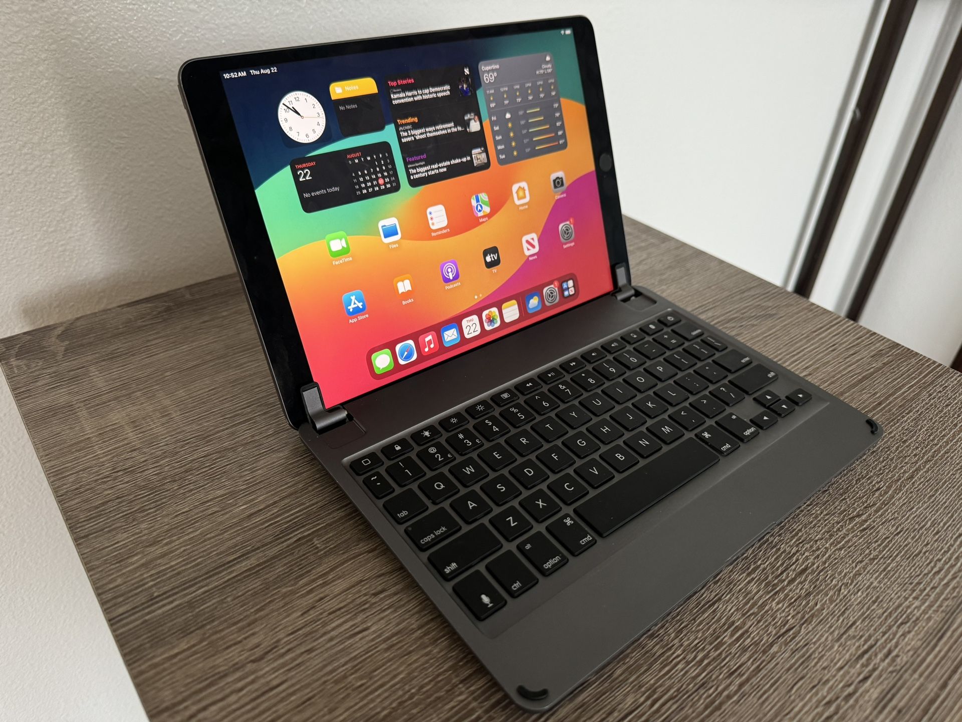 Apple iPad Air 3 Wi-Fi 64GB + Keyboard 