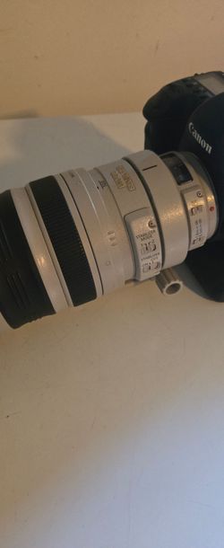 Exellent Working Condition  Canon 6d With 100-400 Lens made in Japan 
Two batterys and charger included 
Pick up in Sun Valley