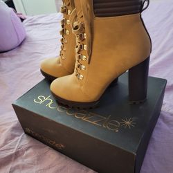 Women's Boots Brand New!! 