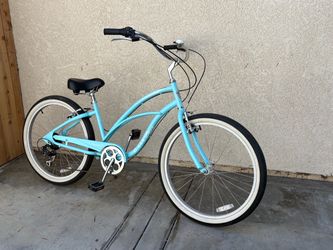 Beautiful Baby Blue Bike - 7 Speed Electra Cruiser 7 Beach Cruiser Bike