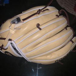 Wilson A2000