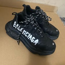 Balenciaga Graffiti Triple S Style