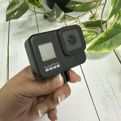 Go Pro Hero 8 (Action Camera)