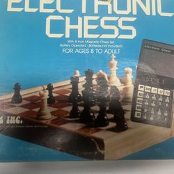 Vintage Tryom Electronic Chess Computer & Game Board CC-700 In Original Box