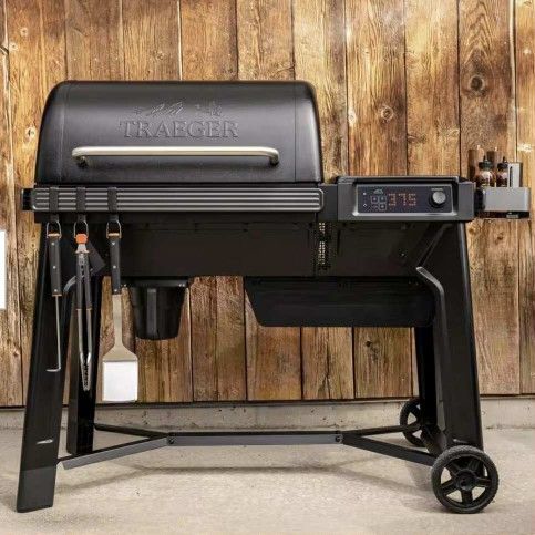 Traeger Smoker-NEW