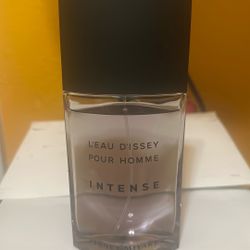 L’ Eua Dissey pour Homme intense