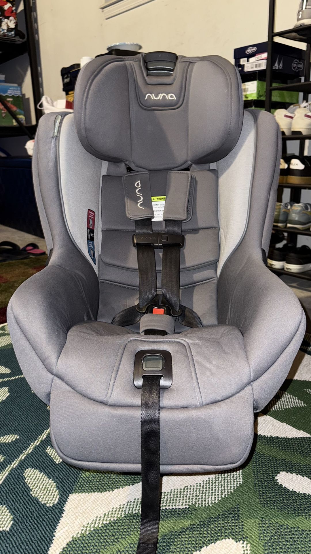 Nuna RAVA Convertible Car Seat - Good Condition!