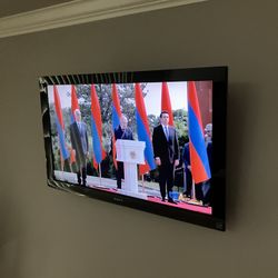 Sony Bravia 40" TV (KDL-40EX400)
