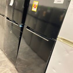 Magic Chef ❄️ Refrigerator ❄️ HMDR100BE LVR Y