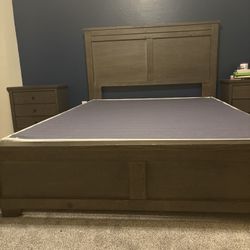Queen Size Solid Wood Frame with Optional Box Spring 
