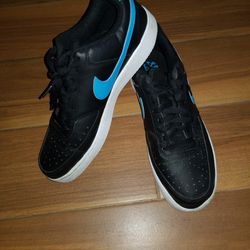 size 11 Nike shoes 