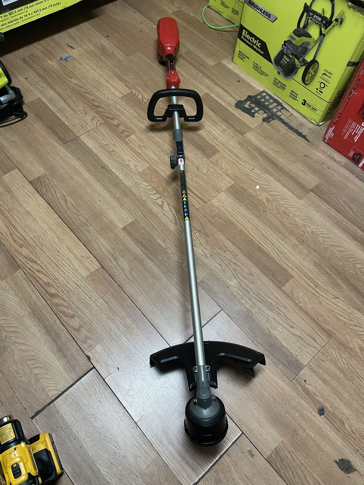 Milwaukee M18 FUEL 18V Lithium-Ion Cordless Brushless String Grass Trimmer with Attachment Capability (Tool-Only)