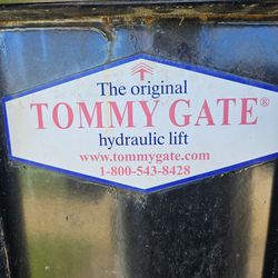 Tommy Gate Lift Gate Box Truck