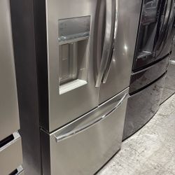 Frigidaire Refrigerator 