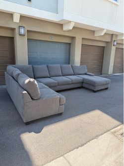 Sectional couch