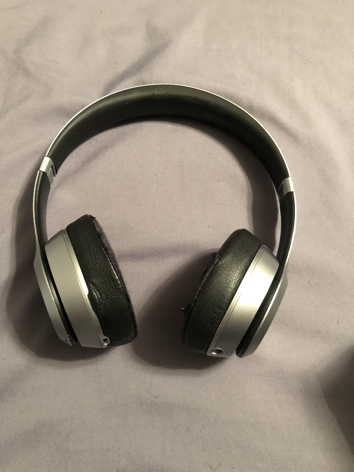 Beats 2.0 Wireless headphones