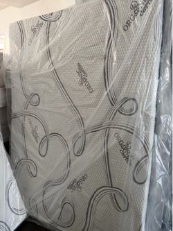 Brand New Full Size Memory Foam Mattress 8” Inches H “ pick up today