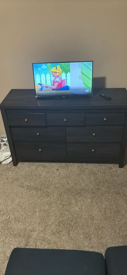 Black dumbo dresser