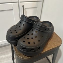 Crocs Women’s Size 10 Classic Crush Clog Black Slip On Platform 207521
