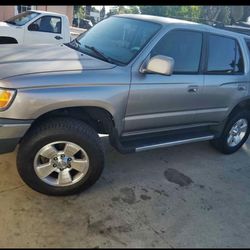 2002 Toyota 4Runner · SR5 Sport Utility 4D