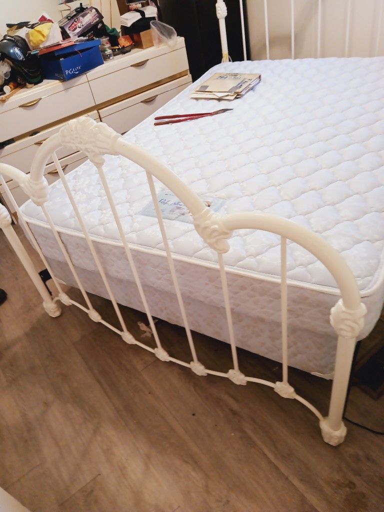 Twin Bed