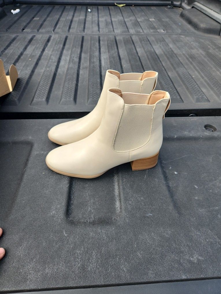 Women Boots 7.5
