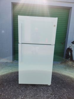 G/E  White Refrigerator