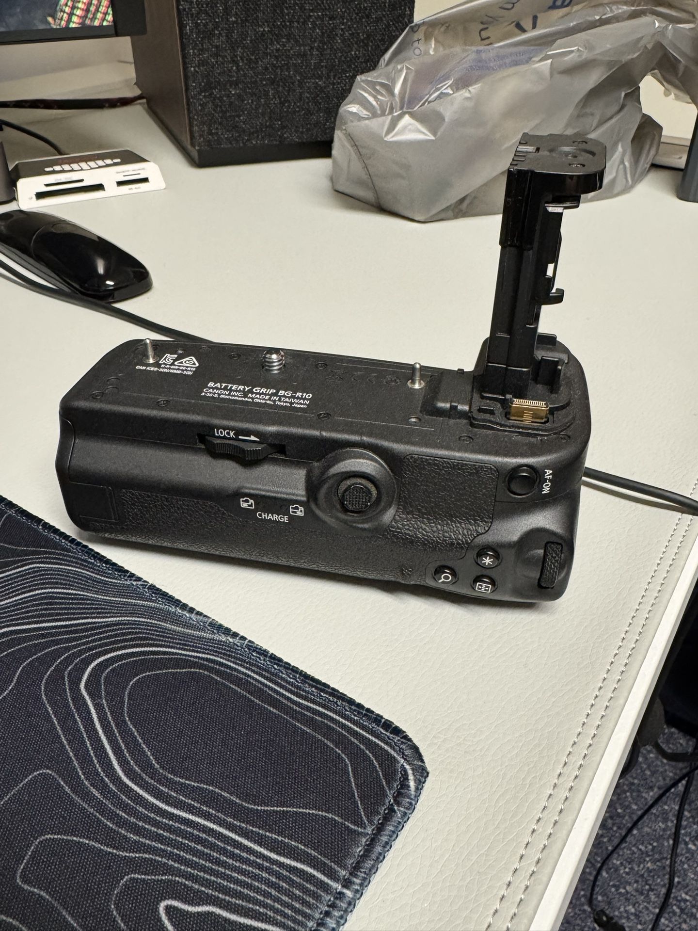 Canon battery grip