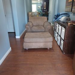 Lounge Chair & Ottoman-$89.00