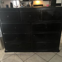 Black Drawers