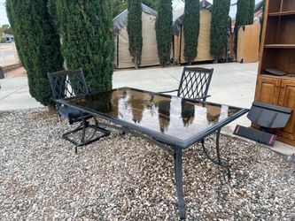Outdoor Table!