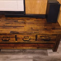 I Got Coffee Table /Tv Stand Surround Sound And End Tables 