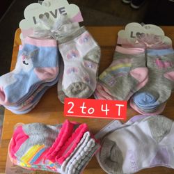 🆕️SOCKS OF DIFFERENT SIZES.  SIZES ARE ON EACH PICTURE.  ALL SET HAVE 6 PAIR. $3 EA OR  $5 FOR 2. 