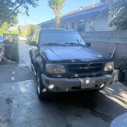 1999 Ford Explorer