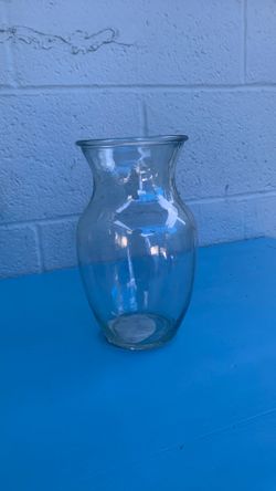 Single glass vase