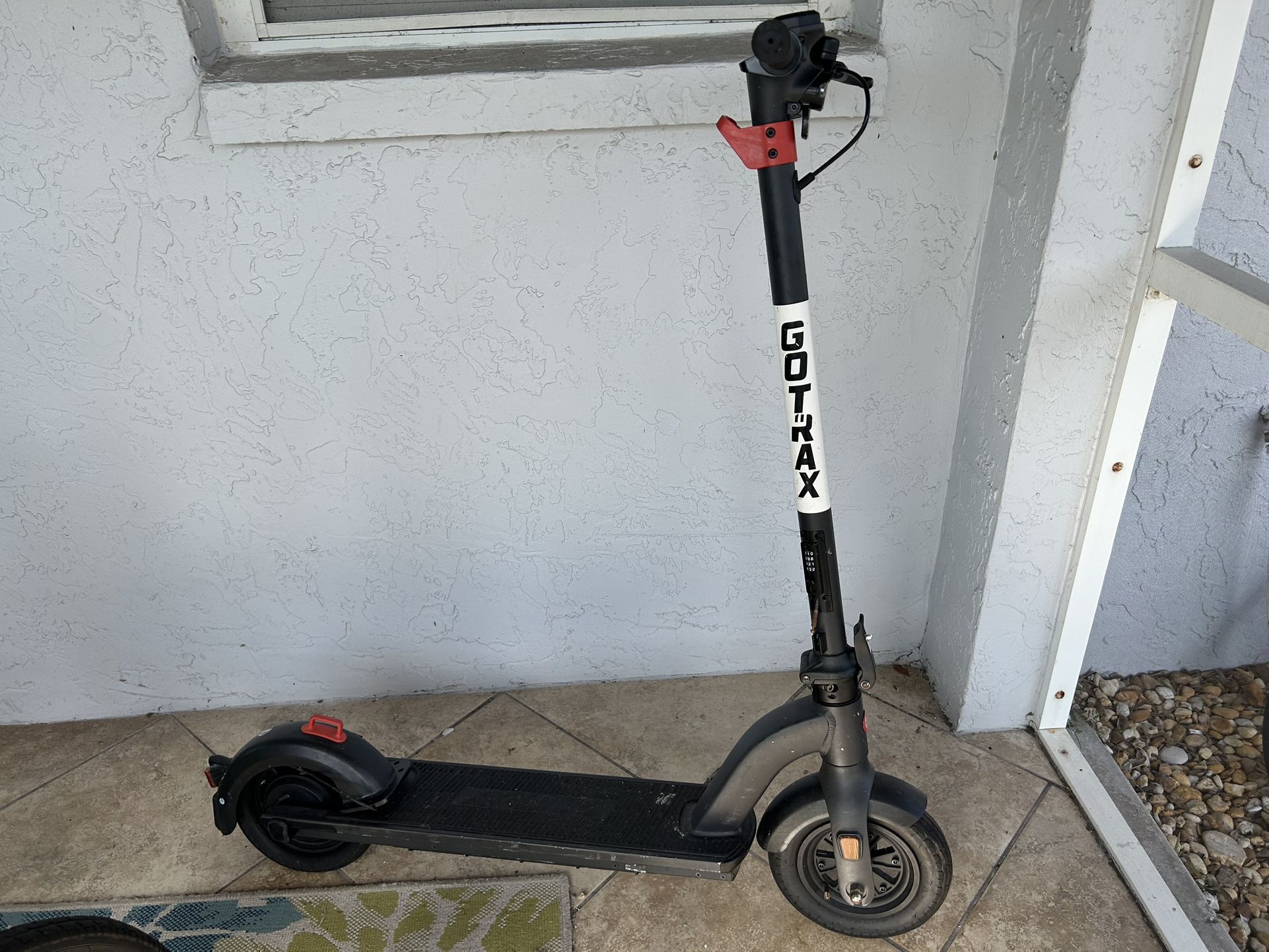 Gotrax G4 Electric Scooter PARTS OR REPAIR