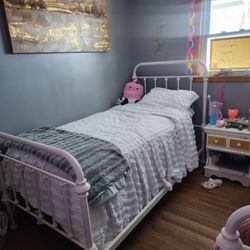 Twin Bed Frame, Mattress Ans Box Spring 