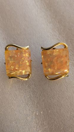 Vintage 1960s signed Coro pink thermoset clip on earrings